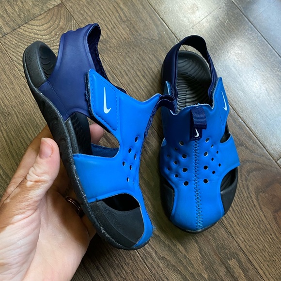 Nike Sunray Sandals kids Size 10 - Picture 1 of 8